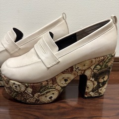 YOSUKE 厚底ローファーの画像