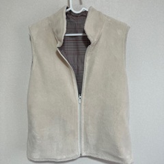 リバーシブル コムサ M フリース ベストの画像