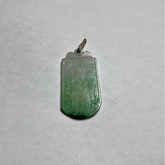 翡翠ペンダントトップの画像