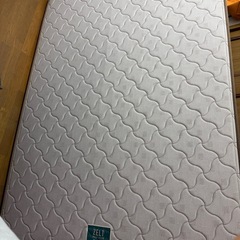 セミダブルベッド➕マットレスの画像