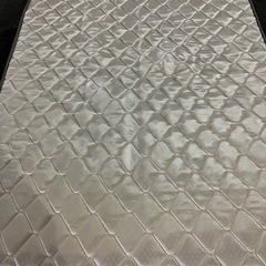 ダブルベッドマットレス付き
の画像