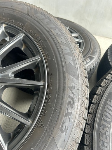 スタッドレスタイヤBLIZZAK VRX3  
