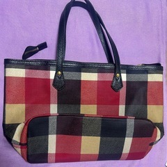 ブルーレーベルクレストブリッジ PVC加工赤チェックトートバッグの画像