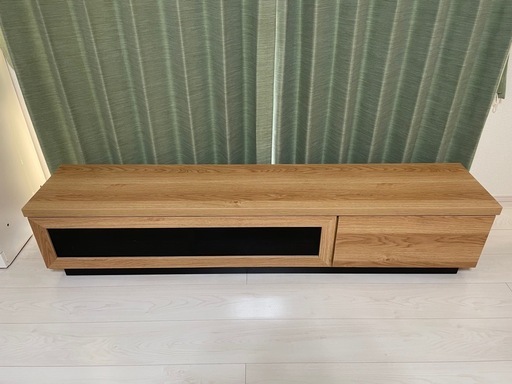 ニトリ　
奥行30cmスリムテレビ台 (幅150cm NA)