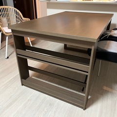 【無料】ダイニングテーブルの画像