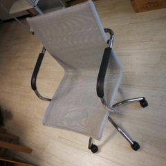 オフィスチェアの画像
