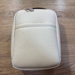 バッグ通販 クロスチャーム Rename タテ型 メイクポーチ 化粧ポーチ コスメポーチ 大容量 大きめ レザーの画像