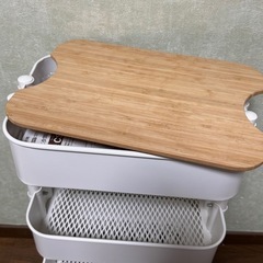IKEA3段ワゴン(蓋付き)の画像