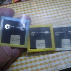 キティちゃん　ハワイなどのバッチ　　3個の画像