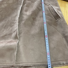 フード付きフェイクムートンコートの画像