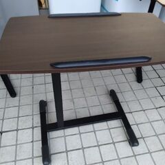 展示引き上げ品　昇降式　サイドテーブル　ベッド テーブル　パソコンデスク　キッチンワゴン　机　電子レンジ　レンジ台の画像
