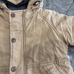 フード付きダウンジャケットの画像