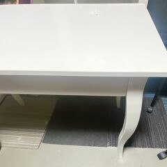 IKEA ドレッサー テーブルのみ（鏡なし）の画像