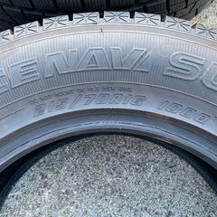 215/70-16スタッドレス4本バリ山2021年製の画像