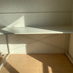 使用期間2ヶ月♦︎PCデスク/ホワイト♦︎140cm×60cmの画像