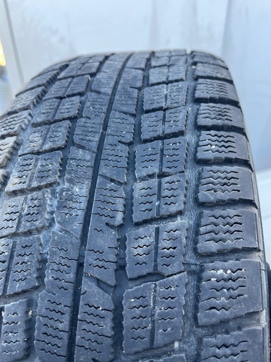 スタッドレス　205/65R16・5穴
