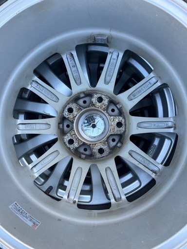 スタッドレス　205/65R16・5穴