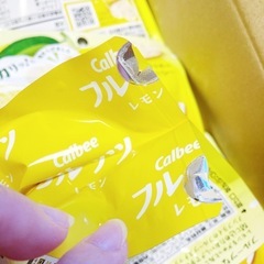 Calbee フルッツ　レモン 11個の画像