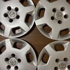 トヨタ純正ホイールキャプの画像