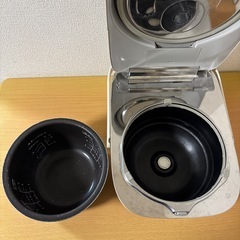 Panasonic パナソニック スチームIHジャー炊飯器 SR-SK102の画像