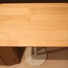 2023年12月、Amazonで購入した６千円台の昇降式デスクの画像