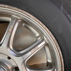 スタッドレスタイヤ145/80/R13ブリヂストンの画像