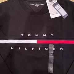 新品未使用　トミーヒルフィガー　ロンＴ　TOMMY HILFIGER 黒　長袖Ｔシャツの画像