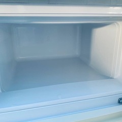 ♦ユーイング ノンフロン冷凍冷蔵庫【2015年製】UR-D90Hの画像