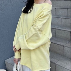 タグ付き　カスタネ　ヘビーウェイトオフショルピグメントスウェットの画像