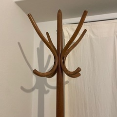 　木製　帽子掛け付きポールハンガーの画像