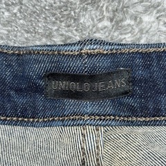 ユニクロ ジーンズ デニムパンツ ネイビーの画像