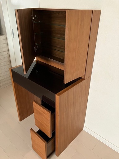 小樽 モーダエンカーサ ドレッサー 天然木 ガラス ショップ 小樽 モーダエンカーサ ドレッサー 天然木 ガラス