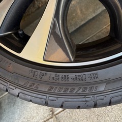 SUZUKIのタイヤ、ホイールセットの画像