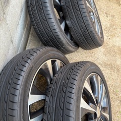 SUZUKIのタイヤ、ホイールセットの画像