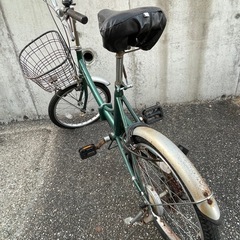 折り畳み自転車の画像