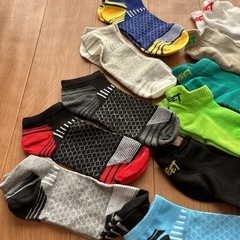 【新品未使用】ジュニア靴下17足　19-21cmの画像