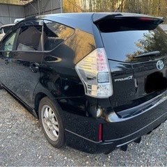 プリウスα の画像