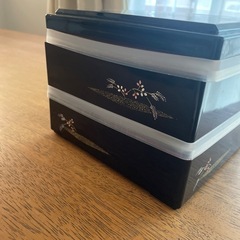 12/14まで　お重箱　18×18cm 2段の画像