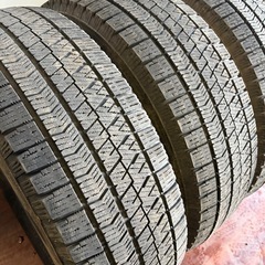 215/65/16冬VRX2の画像