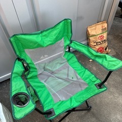 折りたたみイスの画像