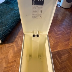 KCUDゴミ箱　差し上げますの画像