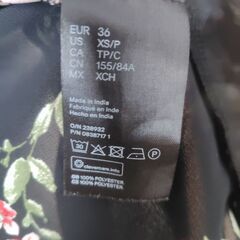 H&M 花柄シフォンブラウスの画像