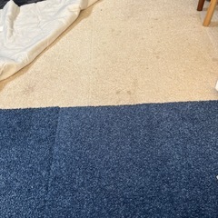 貼って剥がせるタイルカーペットの画像