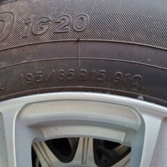 195/65R15 スタッドレスタイヤの画像