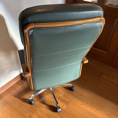 デスク用椅子の画像