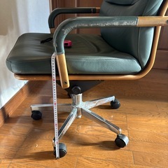 デスク用椅子の画像