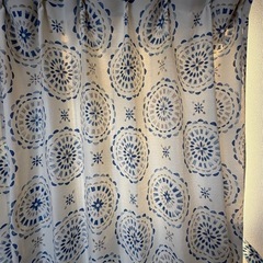 カーテン2枚（レース2枚付）の画像