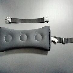 新品未使用(開封、確認のみ）腰枕 【2025新型 自動膨張機能】腰痛対策 腰痛 クッション 低反発フォーム+エアー式 厚さ調節可能 ストラップ長さ調節可能 背もたれクッション 腰まくら 腰サポート 体圧分散 通気性 放熱性 腰当てクッション 新幹線 飛行機 海外旅行グッズ 折り畳める 夜行バス 飛行機 トラベル 運転 背もたれ 快適グッズ 腰痛改善 プレゼント 敬老日 母の日 父の日 (収納袋付き)の画像