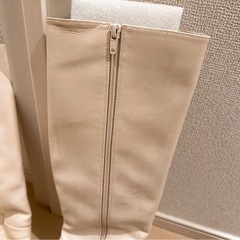 riendaホワイトロングブーツの画像