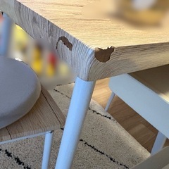 【無料】テーブル、イス✖️2(剥がれ、傷あり)の画像